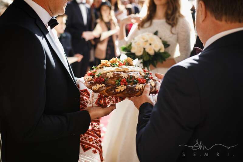 Wedding korovay via Semri.