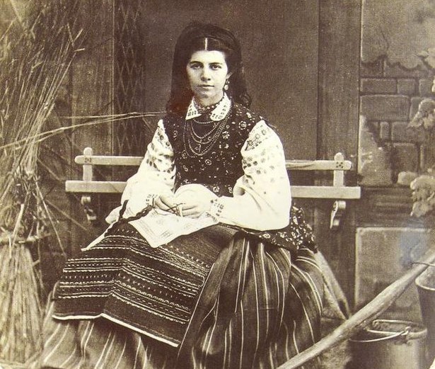 Olena Pchilka herself.
